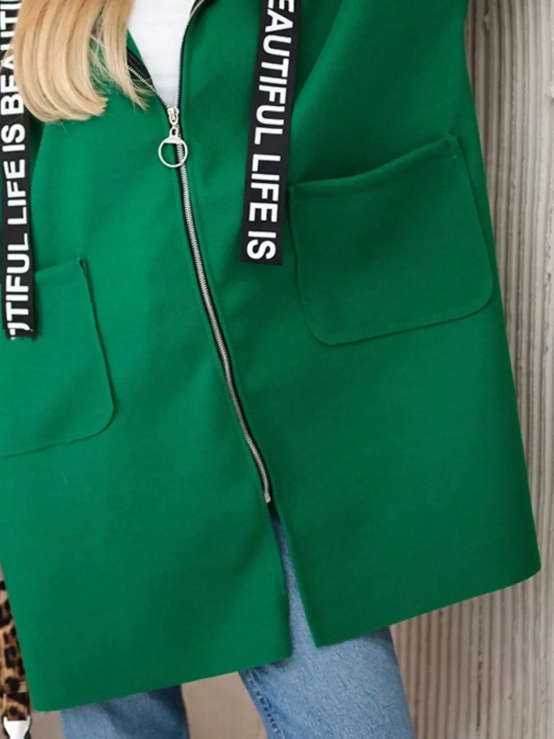 Manteau à capuche moderne pour femmes - Nelya