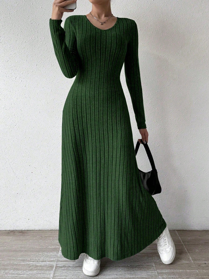 Robe en maille ajustée à silhouette côtelée pour femmes - Brynja