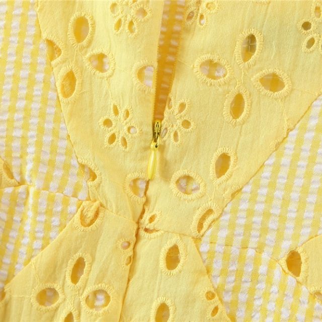 Liana - Robe jaune avec broderie