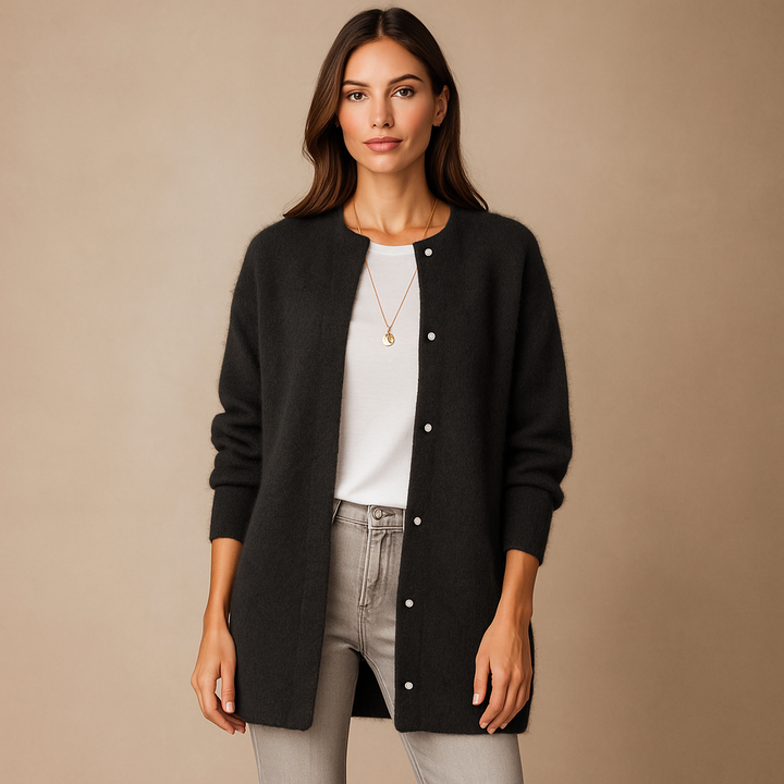 Cardigan long pour femme avec boutons minimalistes sur le devant - Clara