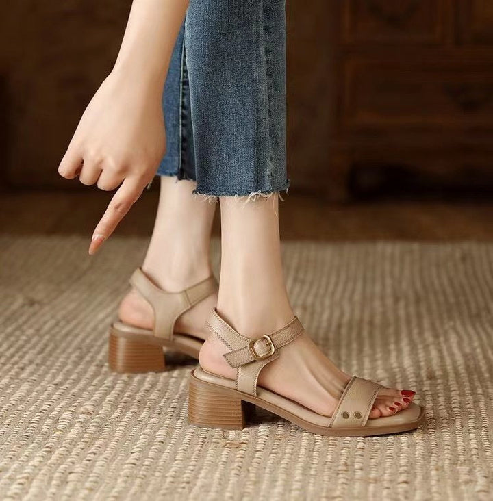 Sandales à bout carré pour femmes avec talon large et bride réglable - Mireille