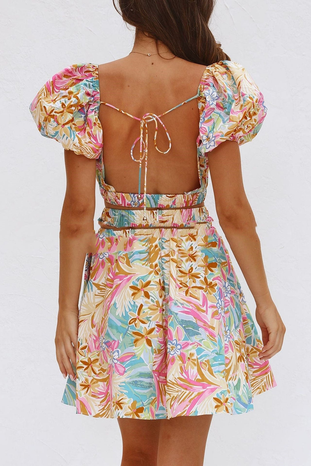 Robe courte à imprimé floral et encolure froncée - Valeria