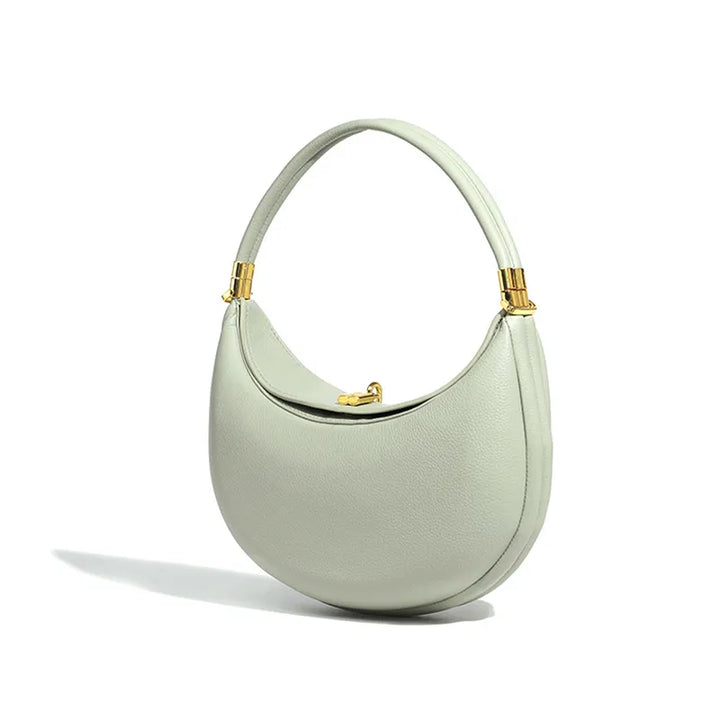 Sac demi-lune en cuir végétalien avec accessoires dorés - Yuna