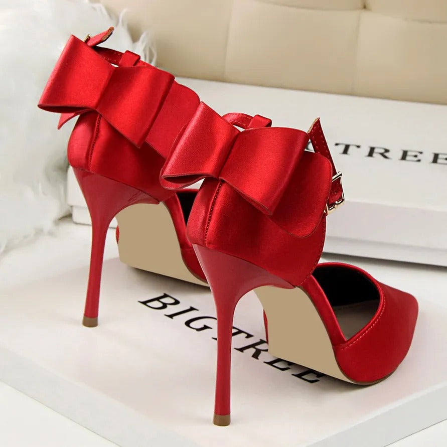 Chaussures à talons en cuir verni pour femmes avec détails métalliques - Adriana