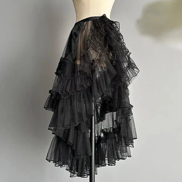 Jupe double couche élégante et romantique avec volants en dentelle de filet, parfaite pour un look sophistiqué et féminin.