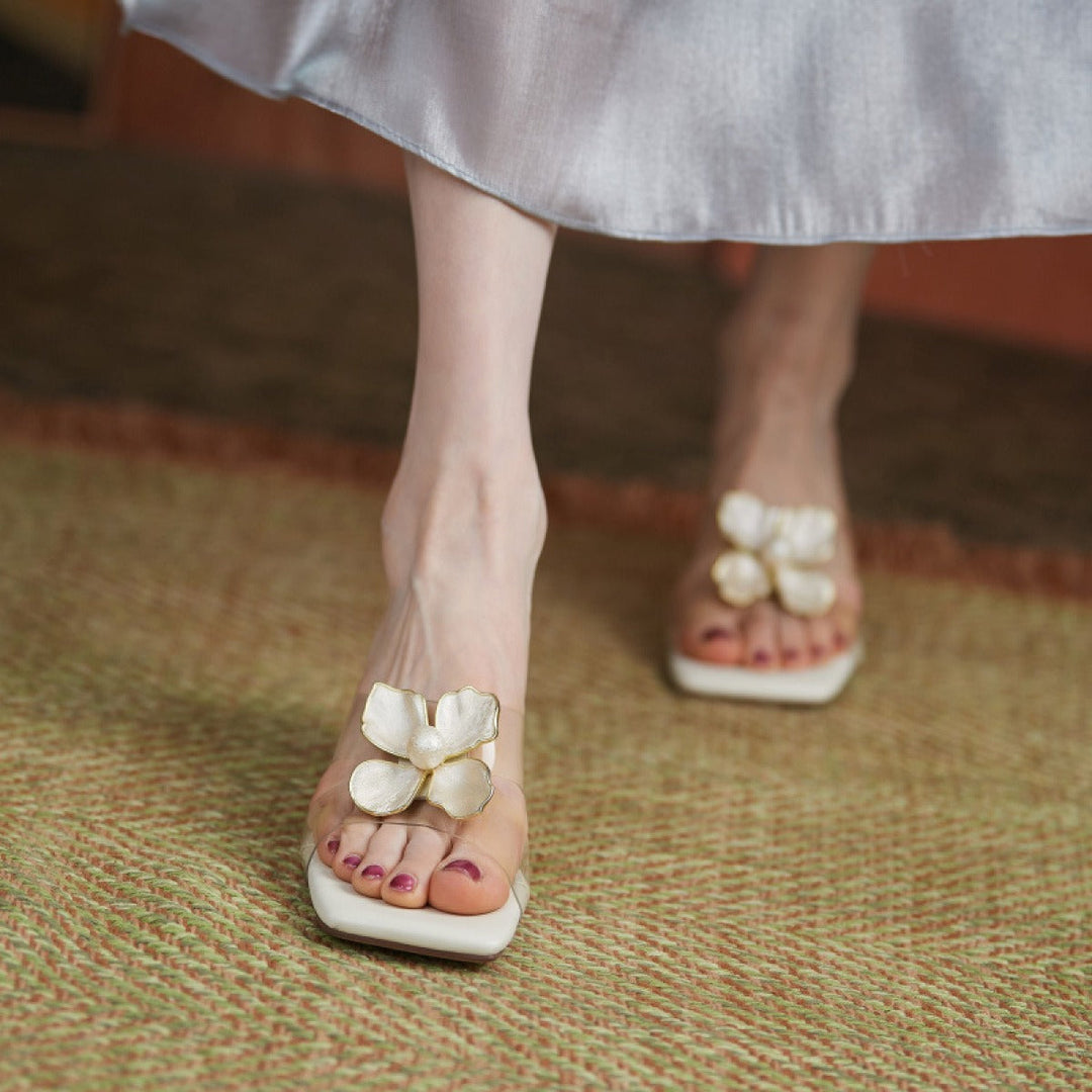 Sandales pour femmes avec fleur élégante de style perle dorée - Liora