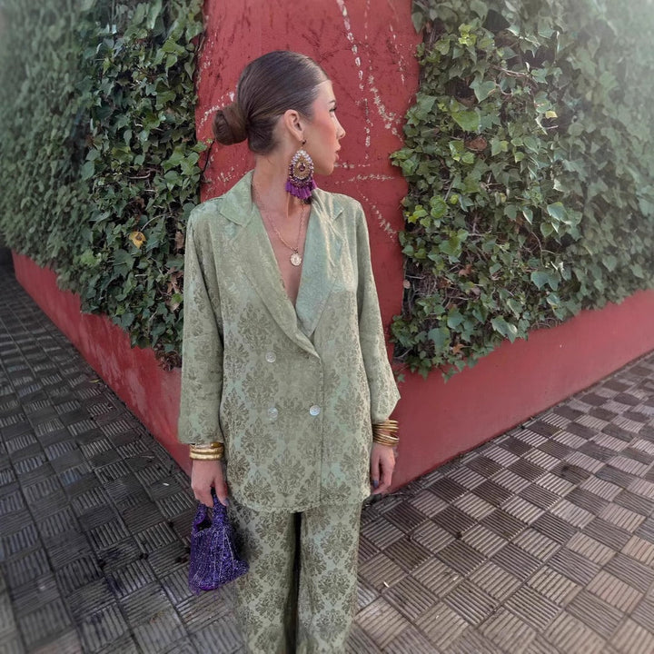 Ensemble blazer et pantalon pour femme avec un élégant imprimé floral rouge - Venera
