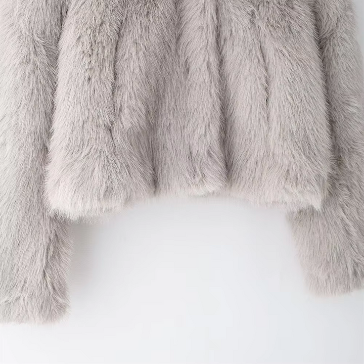 Manteau court pour femme en élégante fourrure synthétique végétalienne - Yuliana