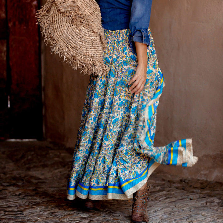 Jupe longue boho avec imprimé ethnique chic, parfaite pour un look décontracté et élégant