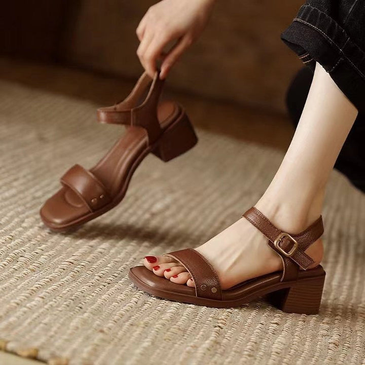 Sandales à bout carré pour femmes avec talon large et bride réglable - Mireille