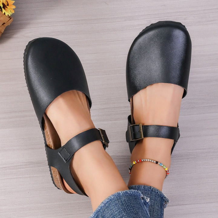 Sandales plates pour femmes, bout fermé avec boucle - Martina