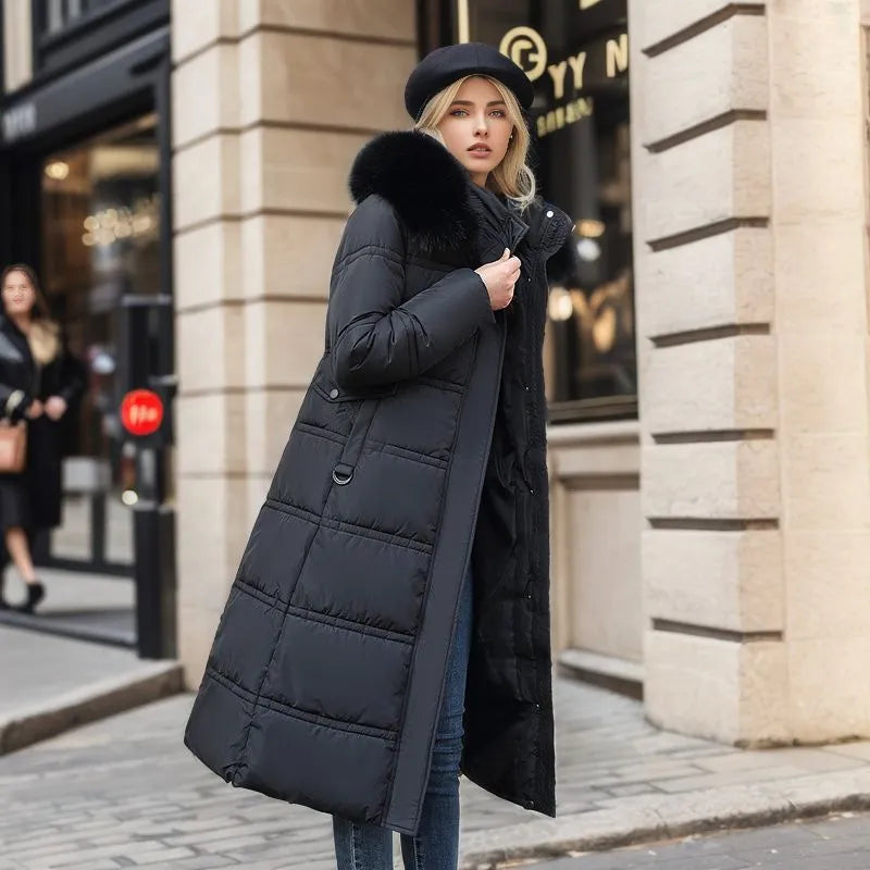 Bonnie - Manteau d'hiver long avec capuche en fourrure et ceinture pour femme