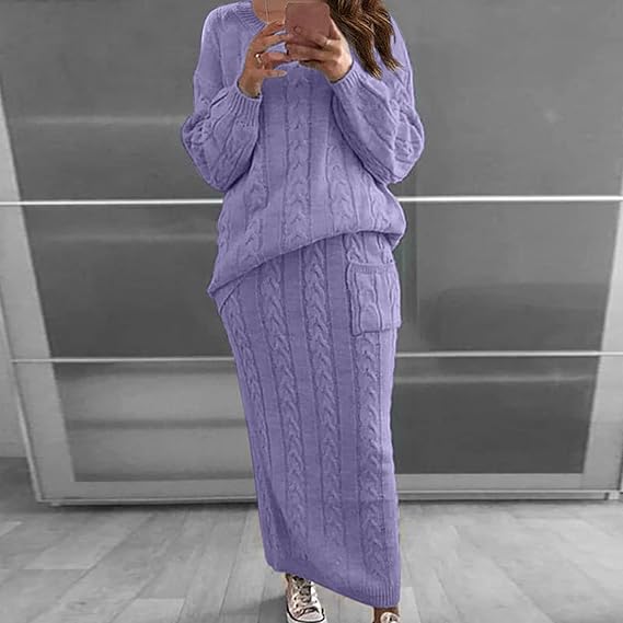 Ensemble d'hiver composé d'un pull et d'une jupe en maille, chauds et confortables, idéaux pour un look douillet et à la mode les jours de grand froid.