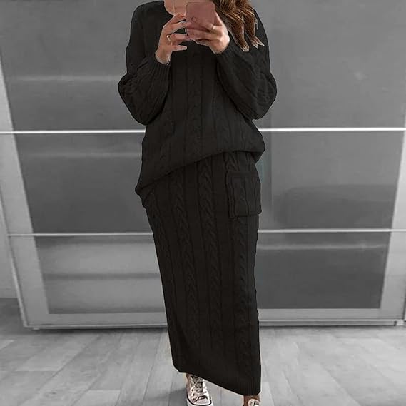 Ensemble d'hiver composé d'un pull et d'une jupe en maille, chauds et confortables, idéaux pour un look douillet et à la mode les jours de grand froid.