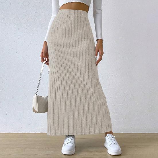 Jupe en maille avec fente latérale confortable et raffinée, idéale pour un look décontracté et moderne