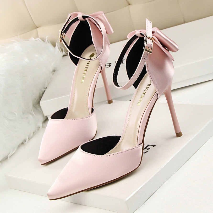 Chaussures à talons en cuir verni pour femmes avec détails métalliques - Adriana