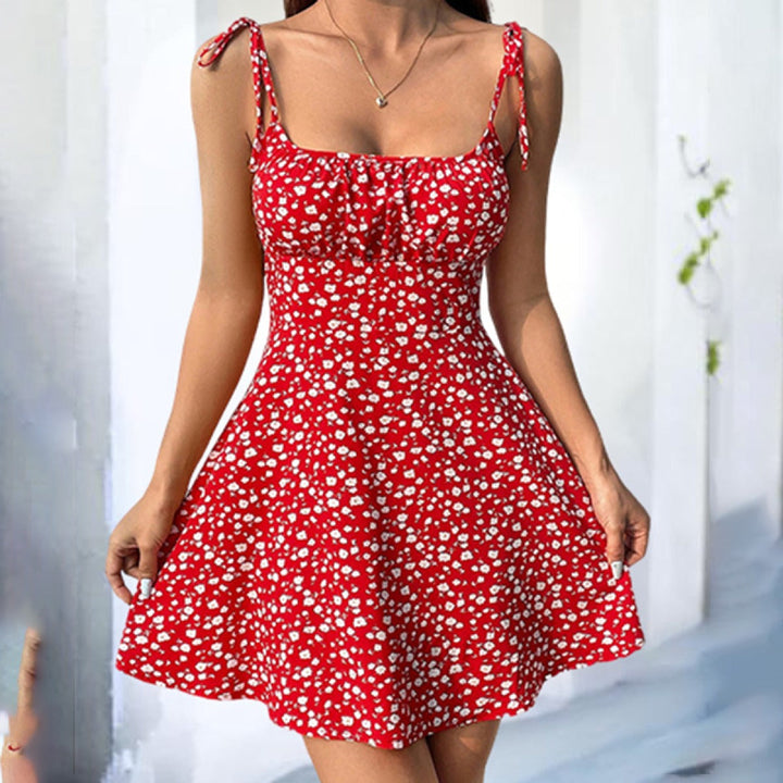Robe courte à bretelles et volants de style estival - Amalia