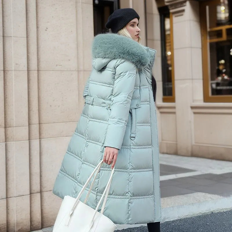 Bonnie - Manteau d'hiver long avec capuche en fourrure et ceinture pour femme