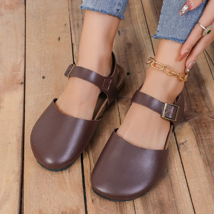 Sandales plates pour femmes, bout fermé avec boucle - Martina