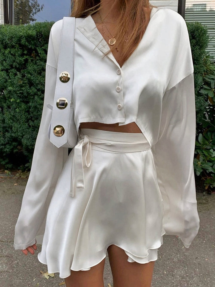 Emilia - Ensemble deux pièces avec jupe nouée à ourlet brut en satin