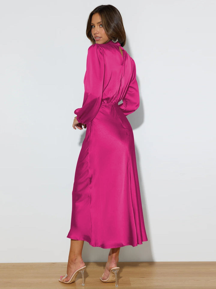 Robe féminine en satin à manches longues et col montant - Eleonora
