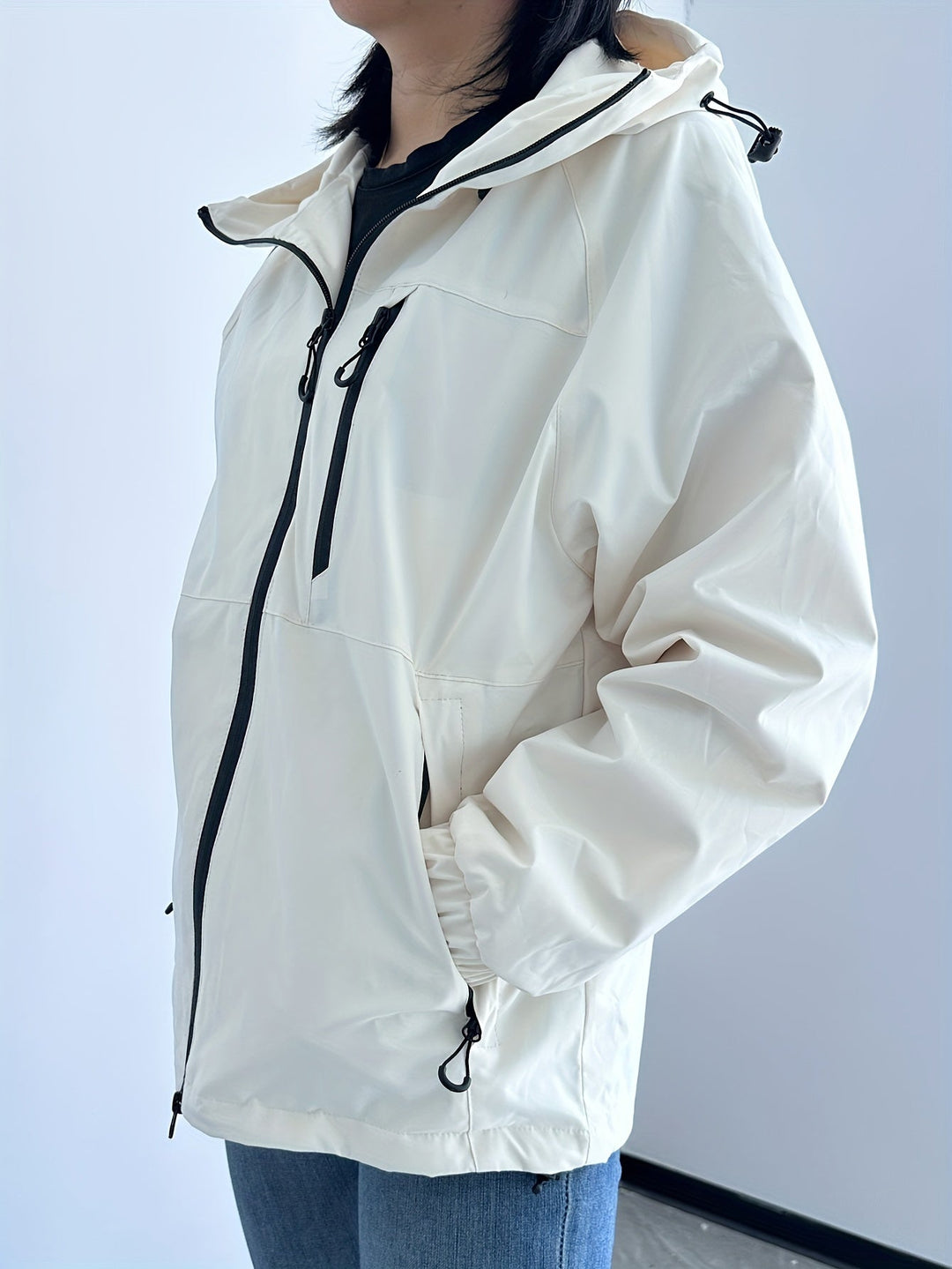 Veste imperméable légère avec capuche pour femmes - Liv