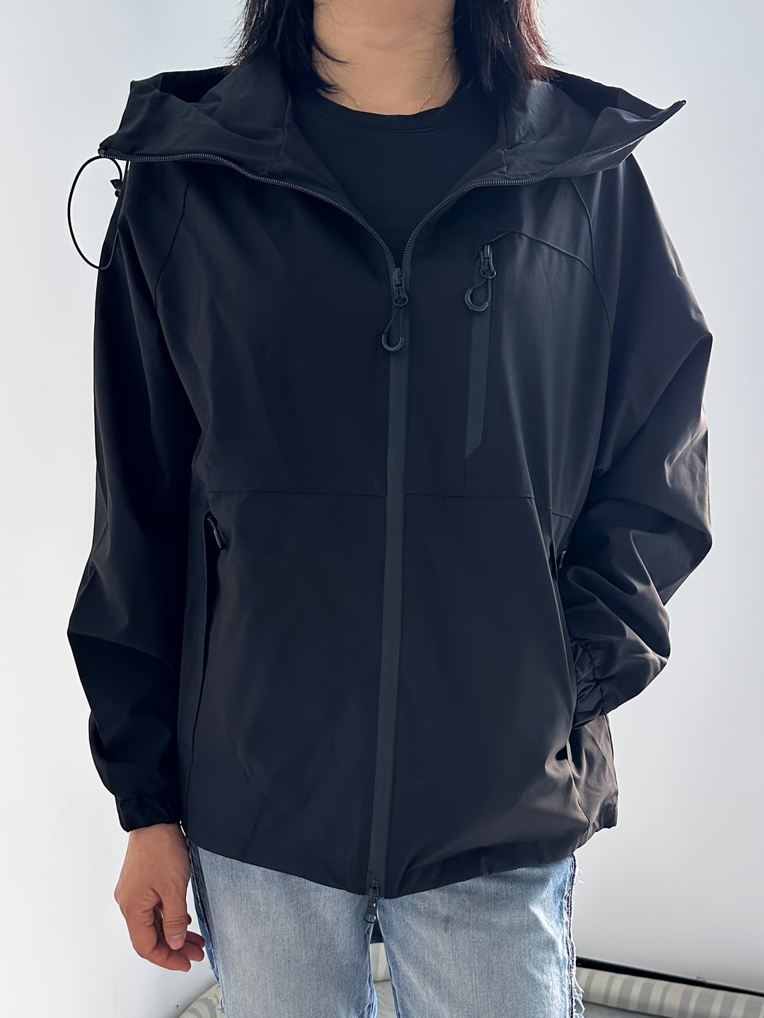 Veste imperméable légère avec capuche pour femmes - Liv