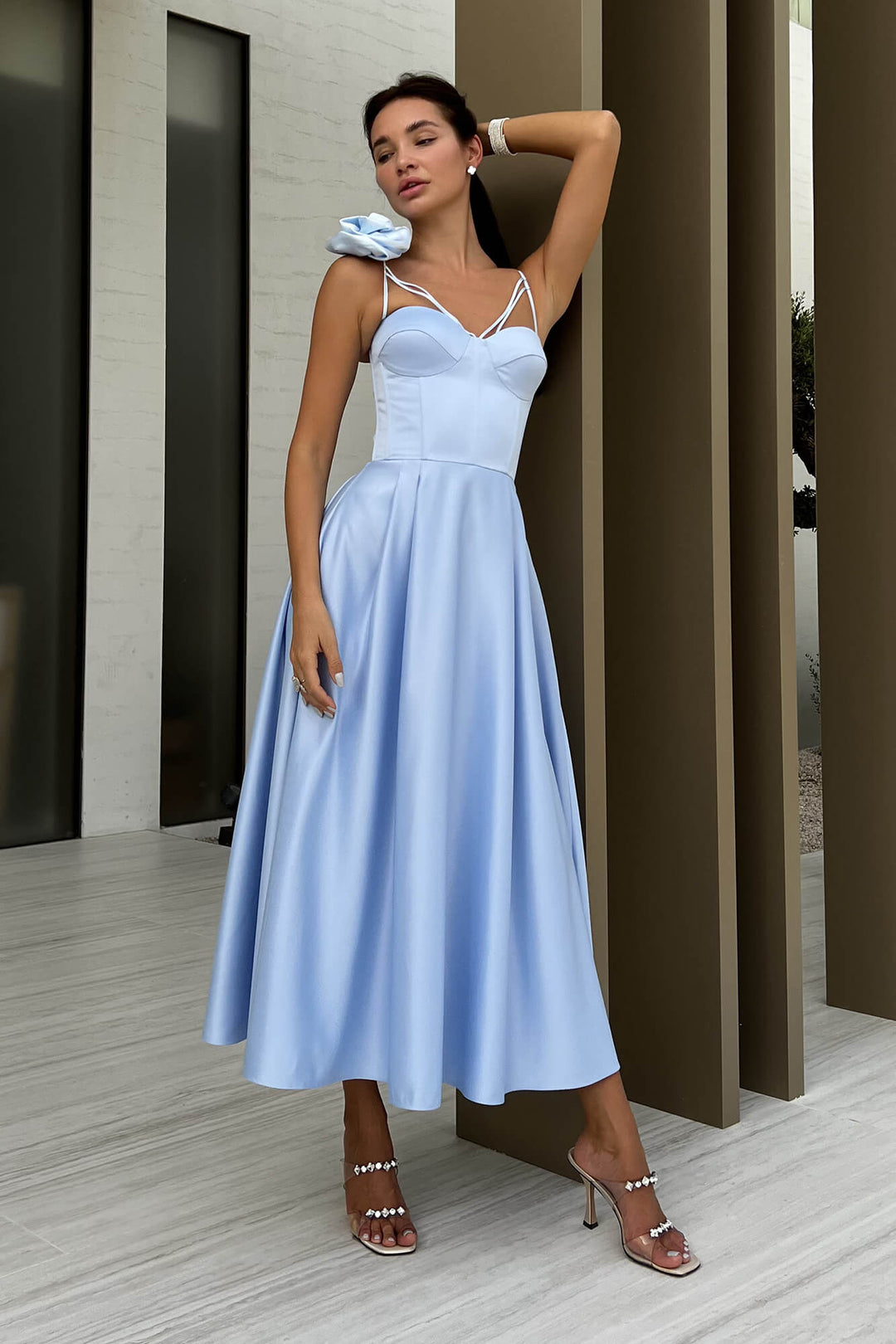Clara - Robe femme avec découpe et bretelles ton bleu