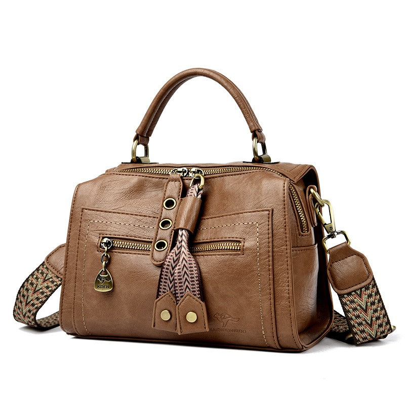 Sac à bandoulière en cuir synthétique avec détails métalliques - Juliette