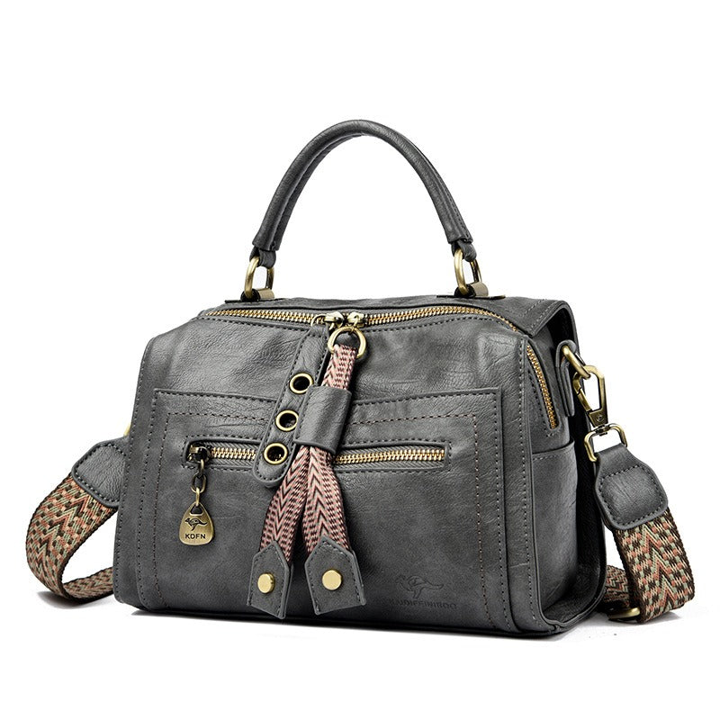 Sac à bandoulière en cuir synthétique avec détails métalliques - Juliette