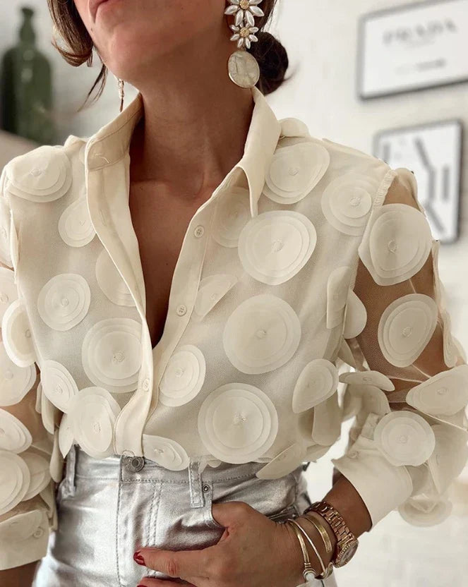 Ricarda - Séduisante blouse en résille à motifs