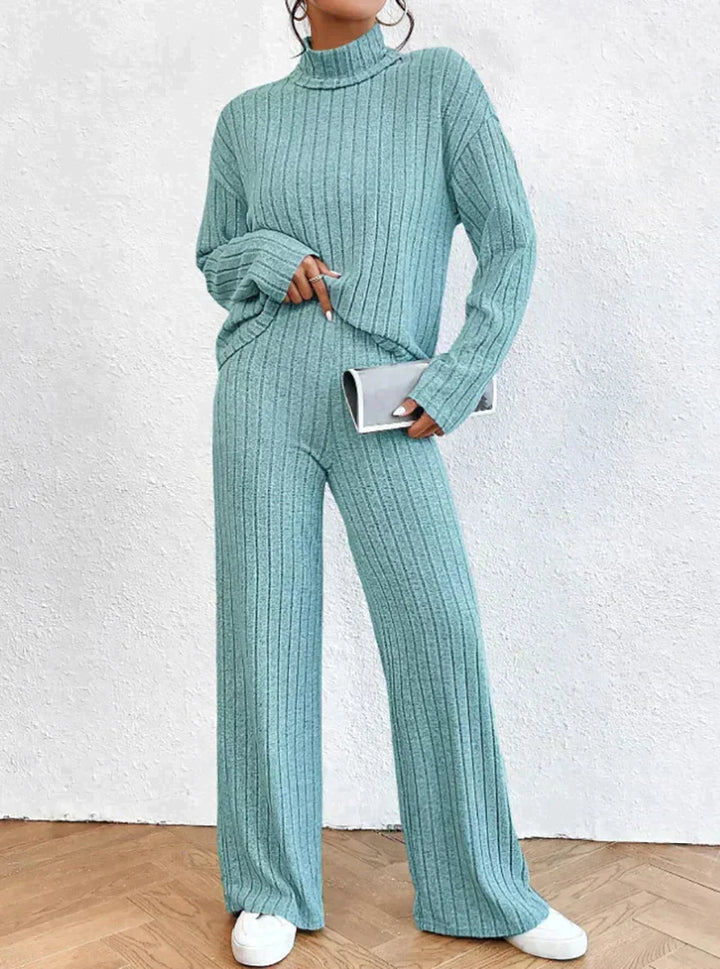 Eve - Pantalon en maille et pull à col roulé pour femme