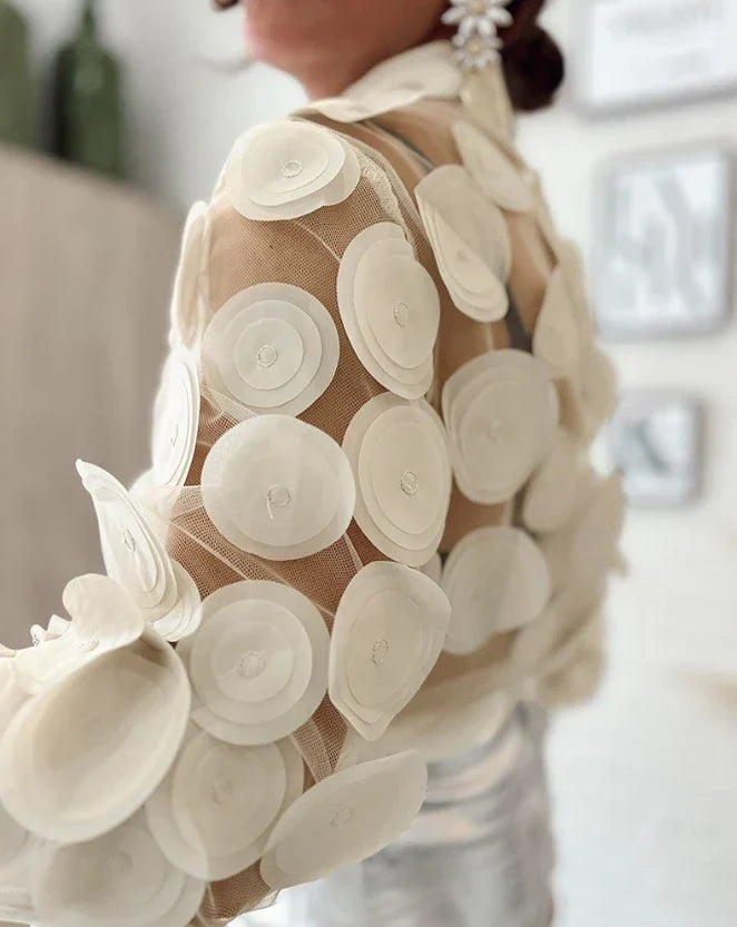 Ricarda - Séduisante blouse en résille à motifs