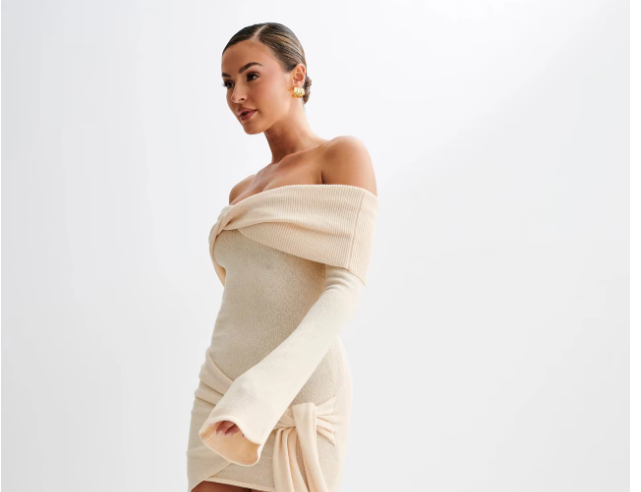 Zeya - Robe flatteuse en maille fine à épaules dénudées