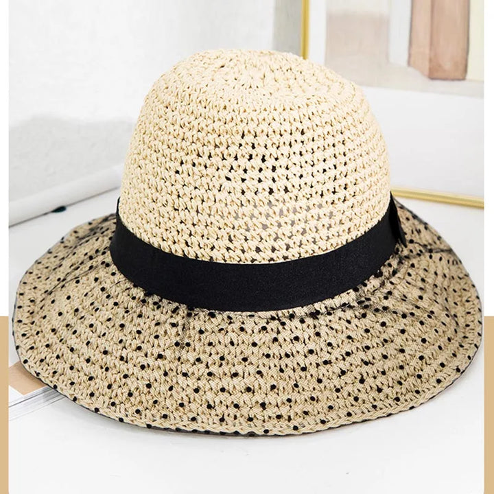 Chapeau d'été à pois avec broderie ajourée pour le chic