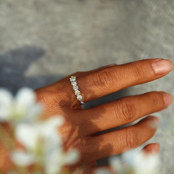 Juliette - Bague élégante avec filigrane de marguerite