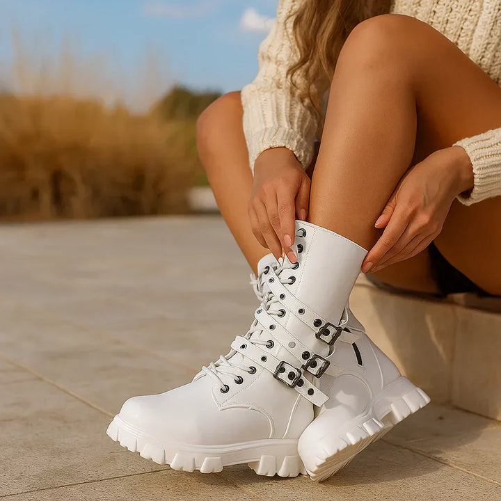 Bottes à lacets pour femmes avec boucles multiples et semelle robuste - Monica