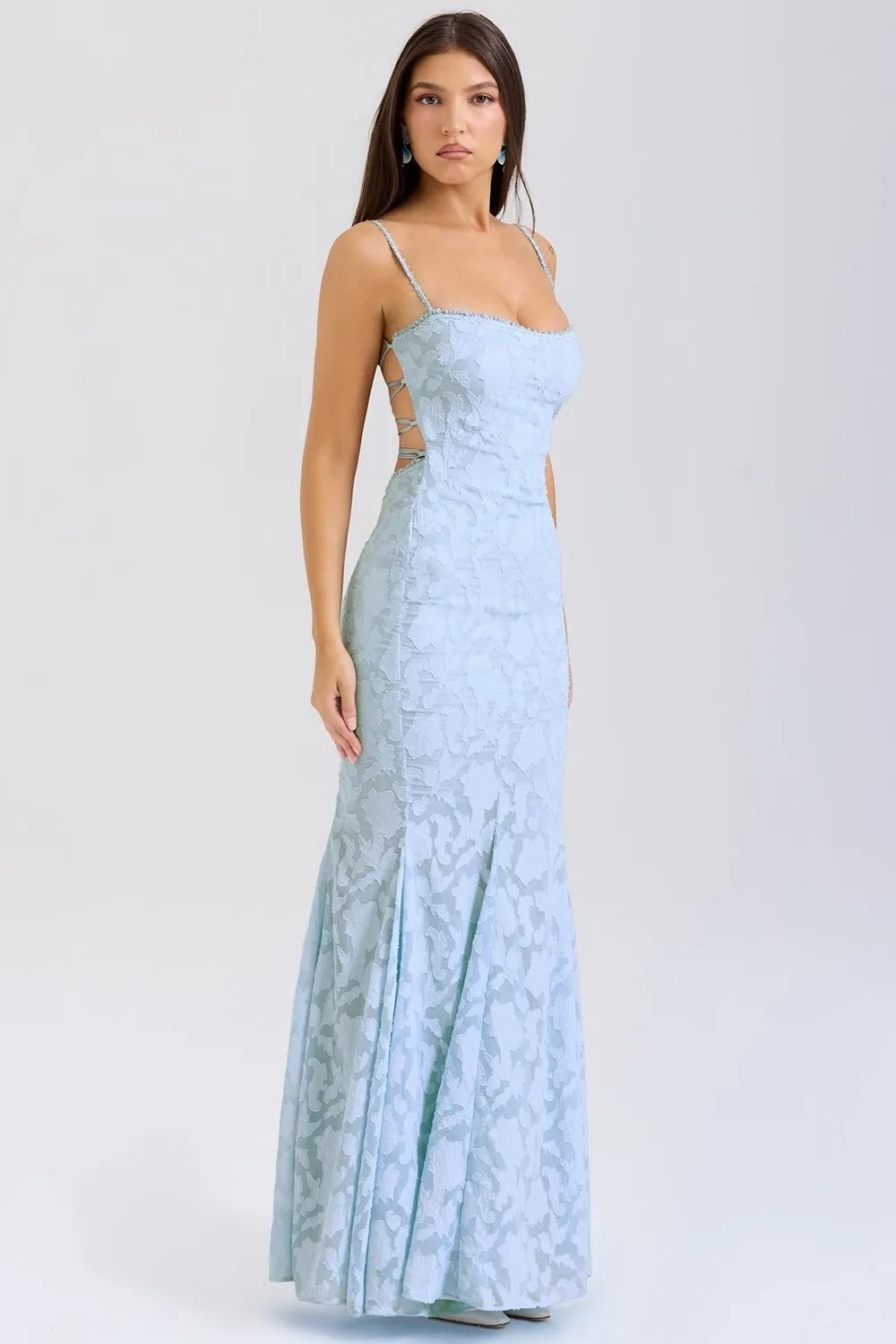Robe longue pour femme avec d'élégantes bretelles en dentelle jaune à effet sirène - Aurélie