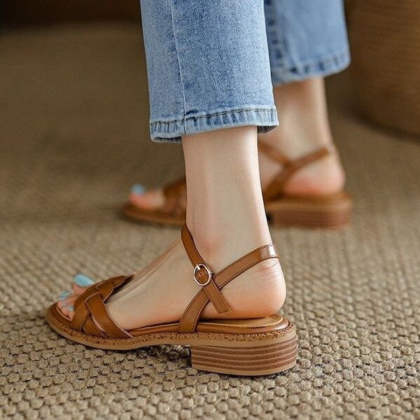 Sandales plates tressées à bout ouvert pour femmes, couleur camel - Yelina