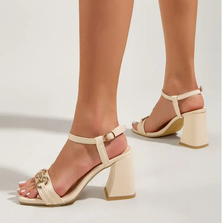 Sandales pour femmes à talon large et chaîne - Julieta