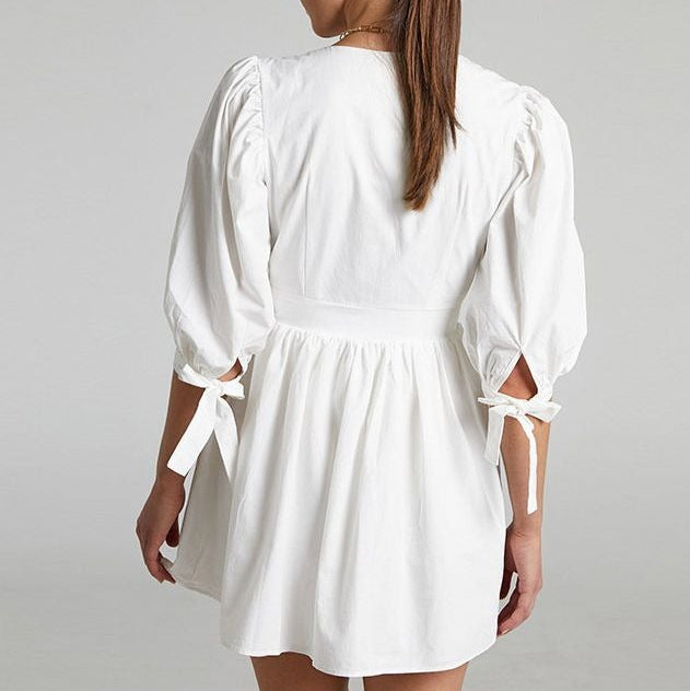 Robe courte pour femme avec boutons décoratifs - Mirella