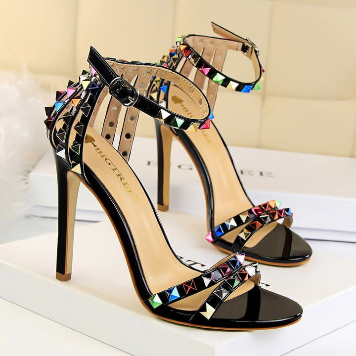 Sandales à talons de style romain pour femmes avec applications métalliques - Valeria