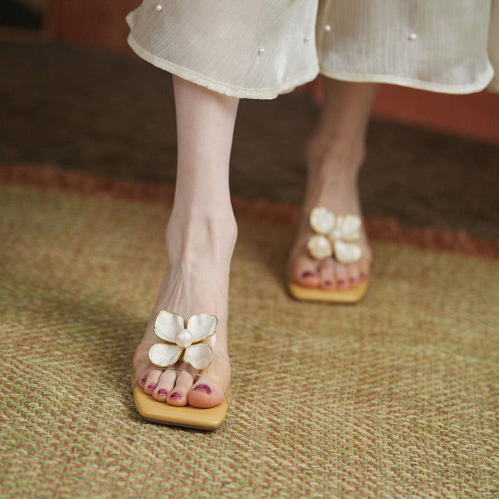 Sandales pour femmes avec fleur élégante de style perle dorée - Liora