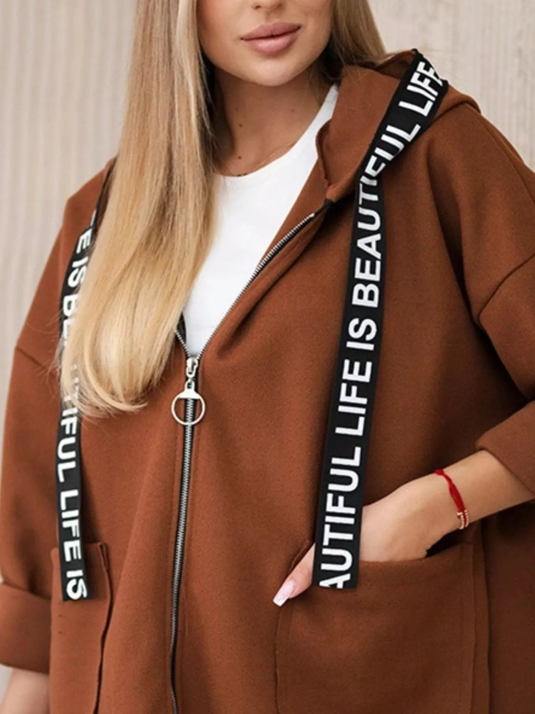 Manteau à capuche moderne pour femmes - Nelya