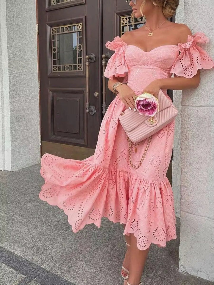 Robe midi décolletée en dentelle rose romantique - Eloïse