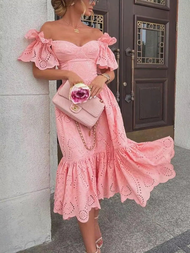 Robe midi décolletée en dentelle rose romantique - Eloïse