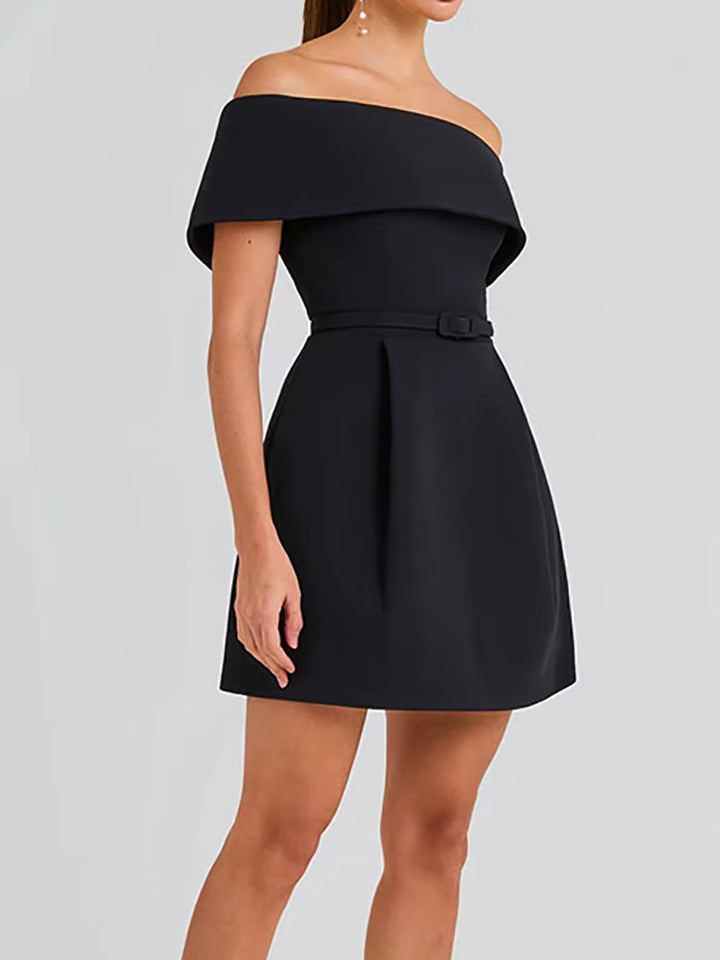 Robe courte pour femme avec encolure bardot plissée lilas élégant - Liora