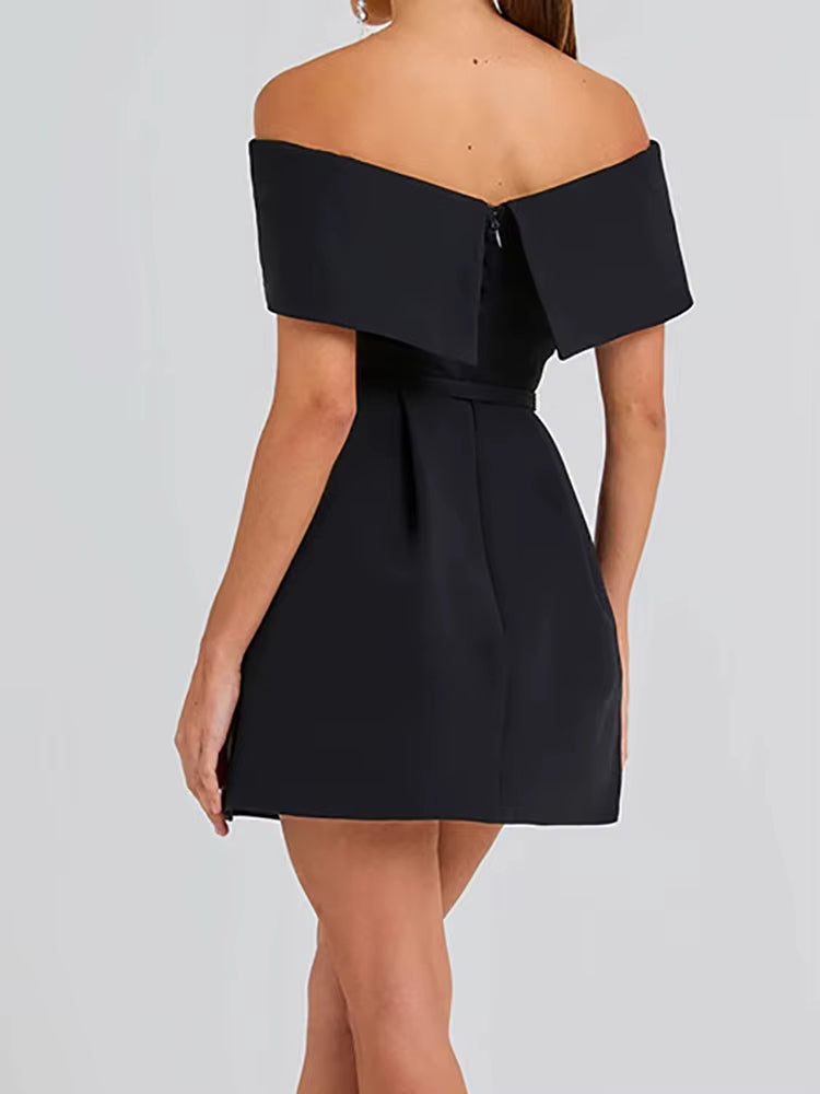 Robe courte pour femme avec encolure bardot plissée lilas élégant - Liora