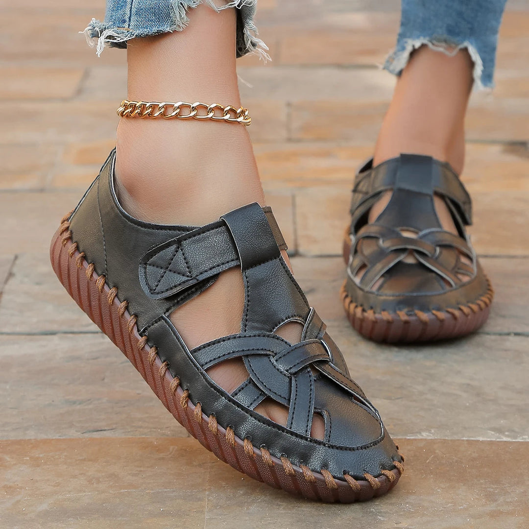 Chaussures plates de style mocassin ajouré en cuir blanc pour femme - Anelya