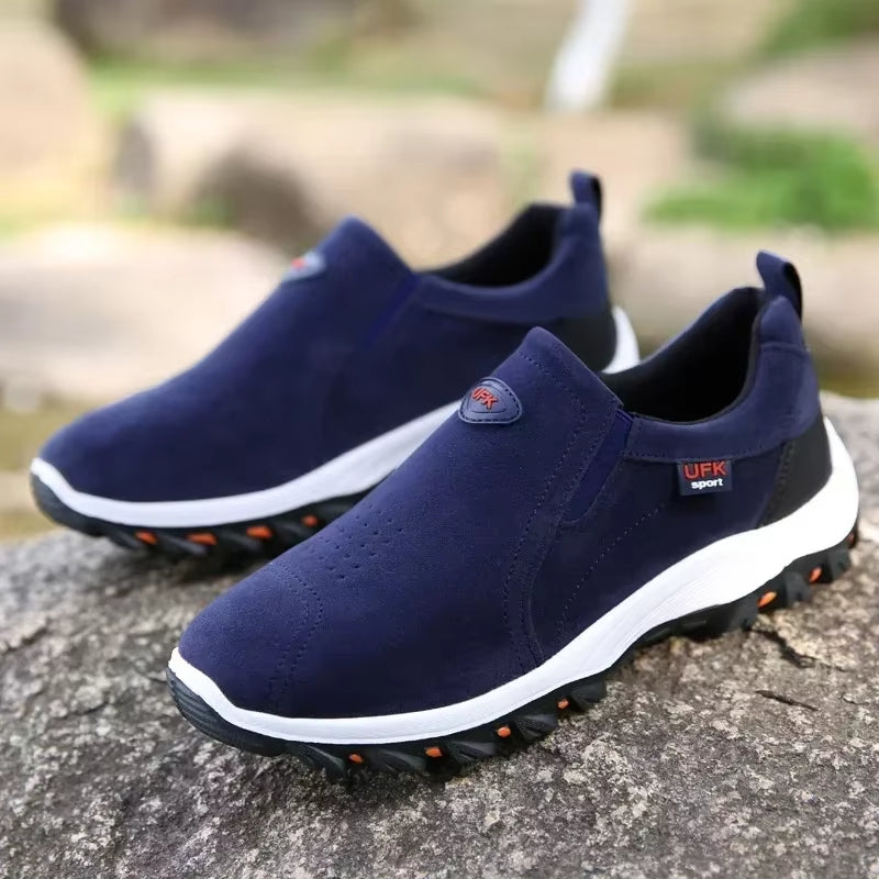 Chaussures d'extérieur pour hommes Finition en daim avec semelle de trekking Style sportif à enfiler - Martín